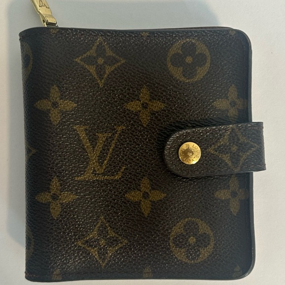 Louis Vuitton Handbags - Louis Vuitton Compact Wallet